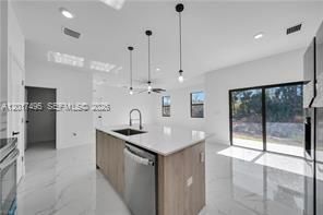 En Venta: $330,000 (3 camas, 2 baños, 0 Pies cuadrados)