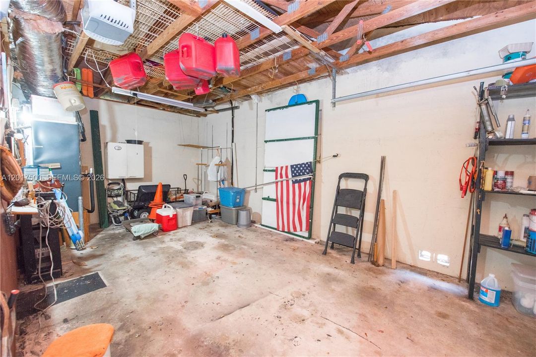 En Venta: $619,000 (4 camas, 2 baños, 1956 Pies cuadrados)