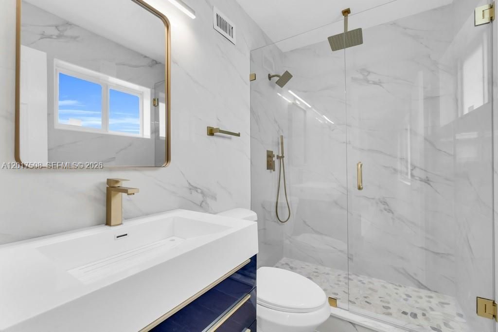 w/ Rainfall Shower head