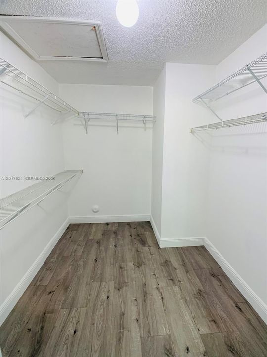 En Renta: $4,100 (3 camas, 2 baños, 2071 Pies cuadrados)