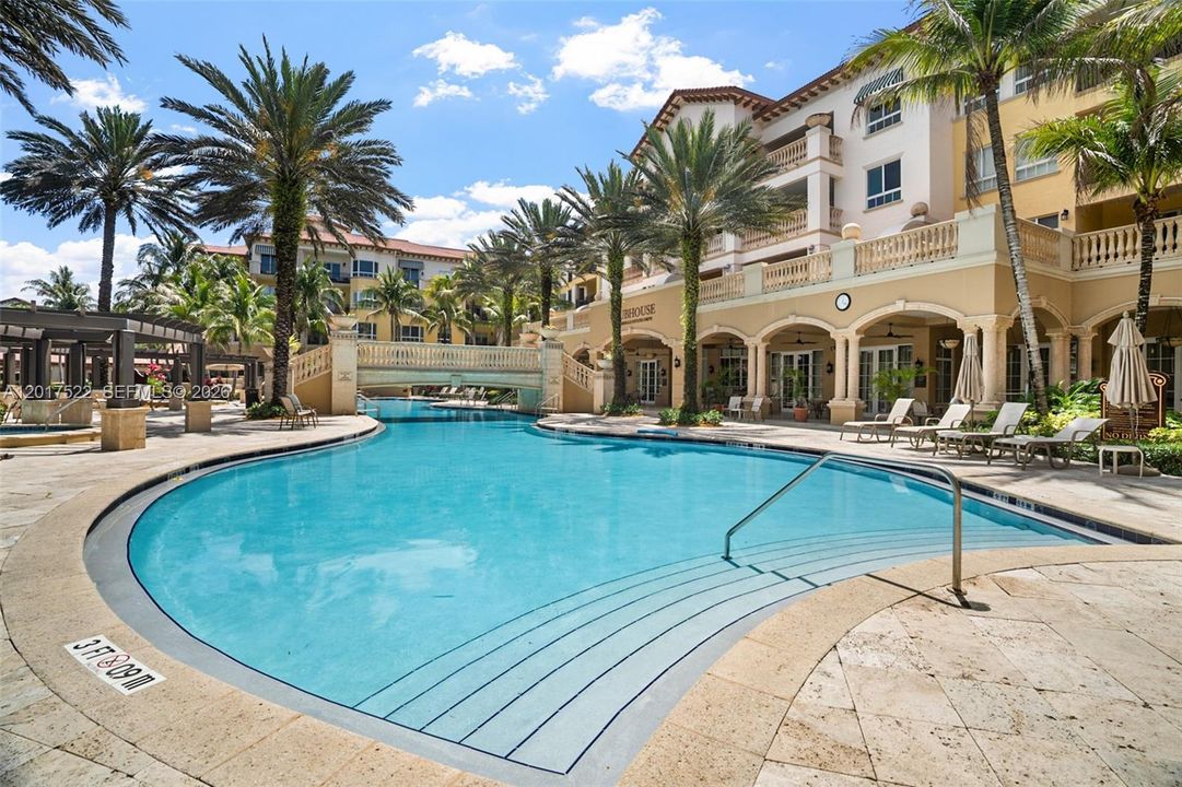 Active With Contract: $590,000 (2 beds, 2 baths, 1529 Square Feet)
