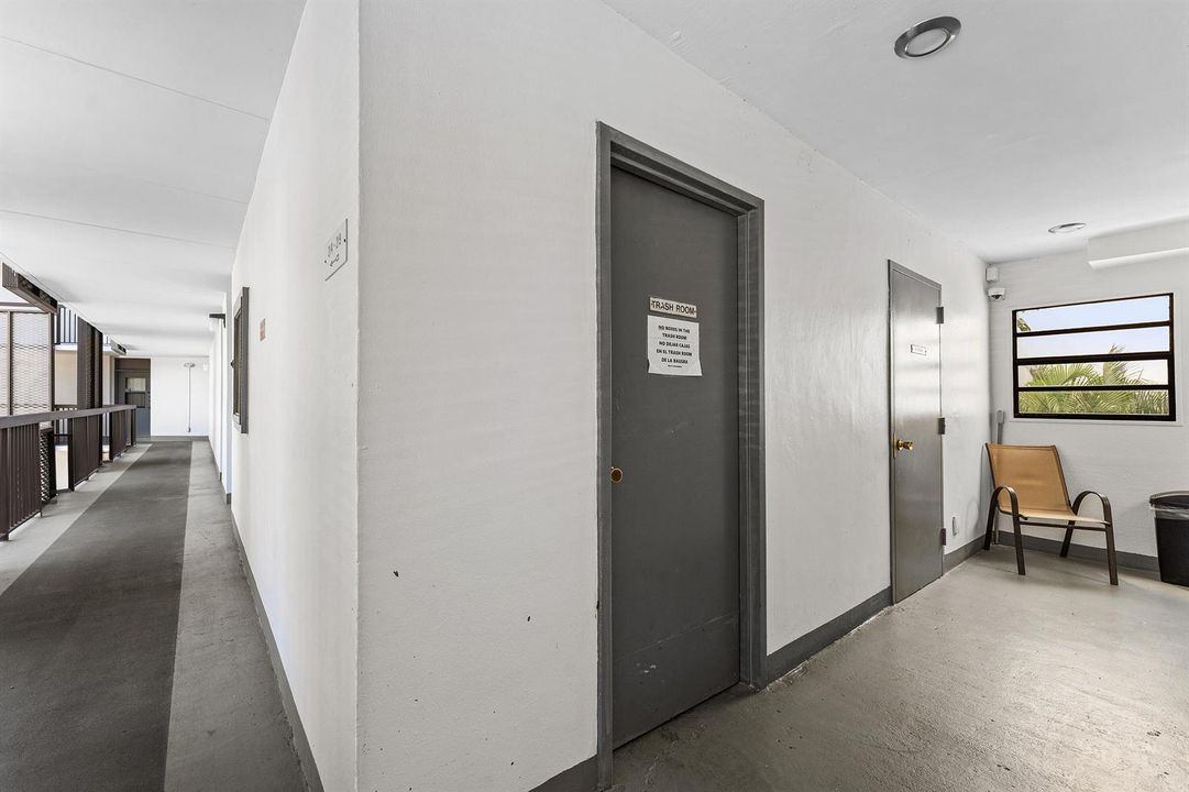 003-20500WestCountryClubDrive-210-Miami-