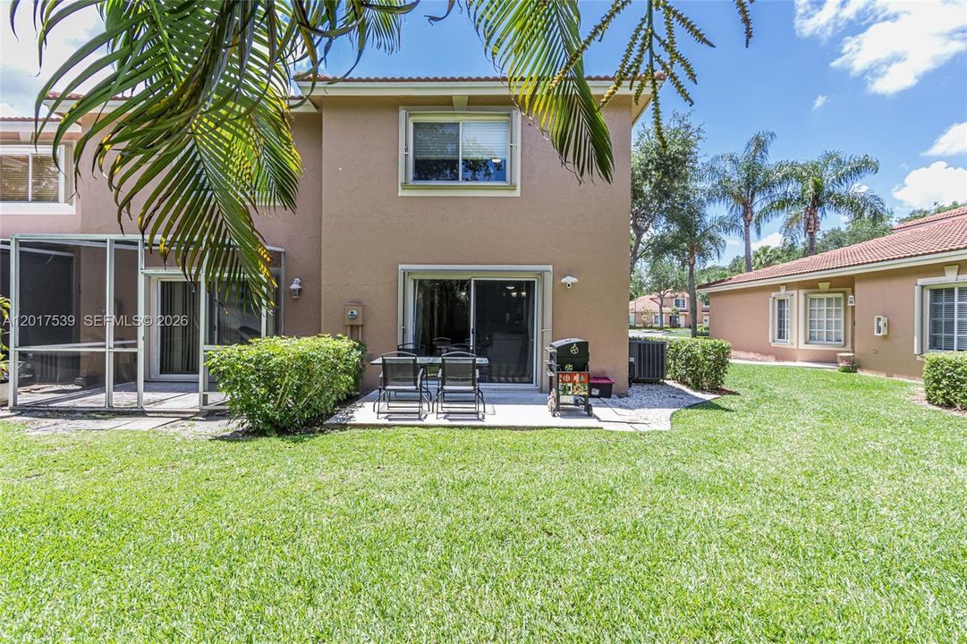 Activo con contrato: $325,000 (3 camas, 2 baños, 1596 Pies cuadrados)