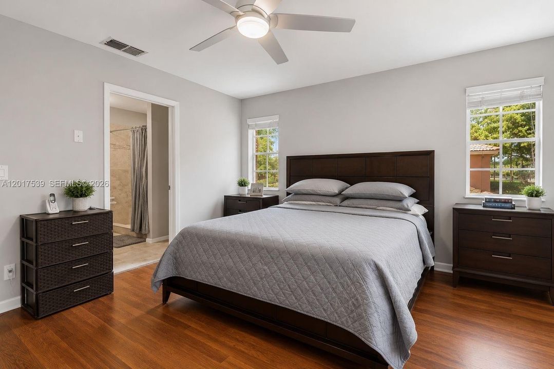 Activo con contrato: $325,000 (3 camas, 2 baños, 1596 Pies cuadrados)