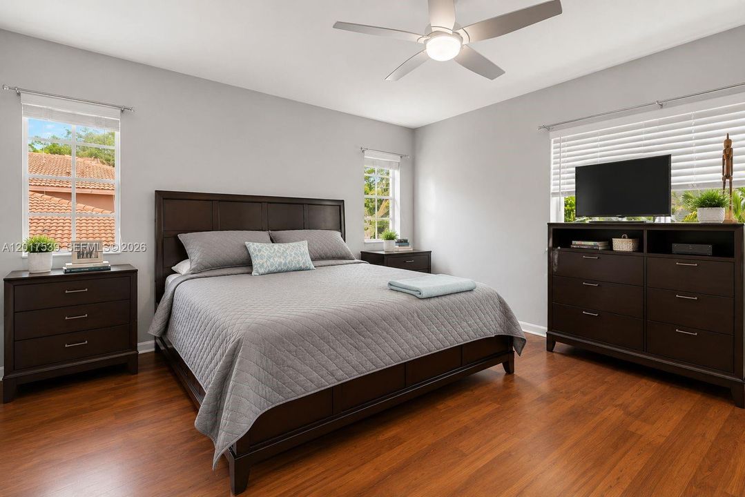 Activo con contrato: $325,000 (3 camas, 2 baños, 1596 Pies cuadrados)
