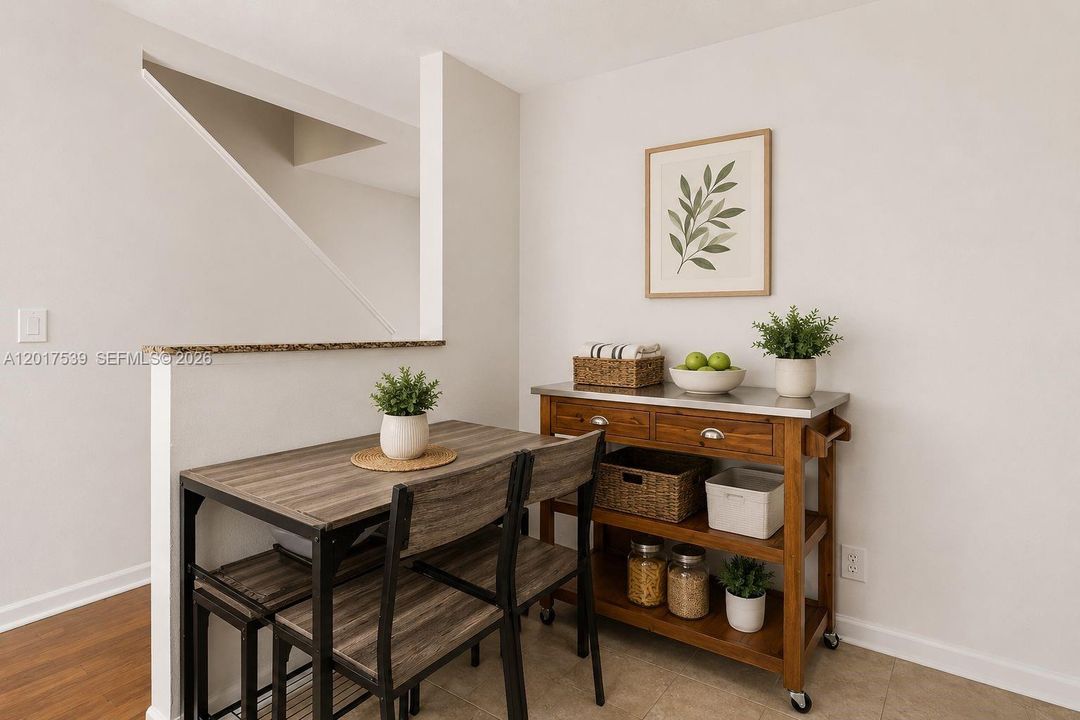 Activo con contrato: $325,000 (3 camas, 2 baños, 1596 Pies cuadrados)