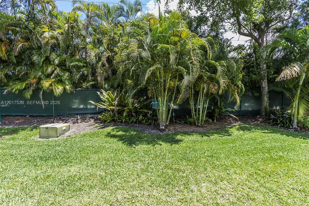 Activo con contrato: $325,000 (3 camas, 2 baños, 1596 Pies cuadrados)
