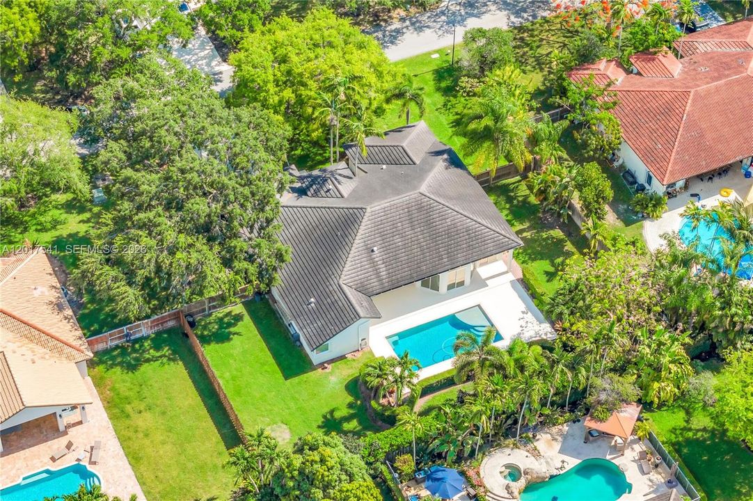 For Sale: $1,200,000 (5 beds, 3 baths, 2935 Square Feet)