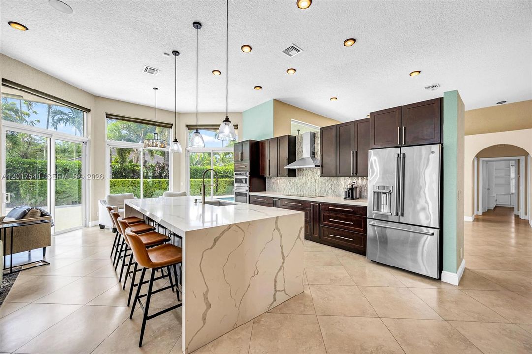 For Sale: $1,200,000 (5 beds, 3 baths, 2935 Square Feet)