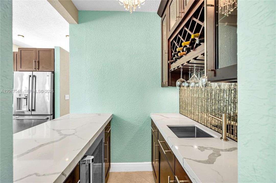 For Sale: $1,200,000 (5 beds, 3 baths, 2935 Square Feet)