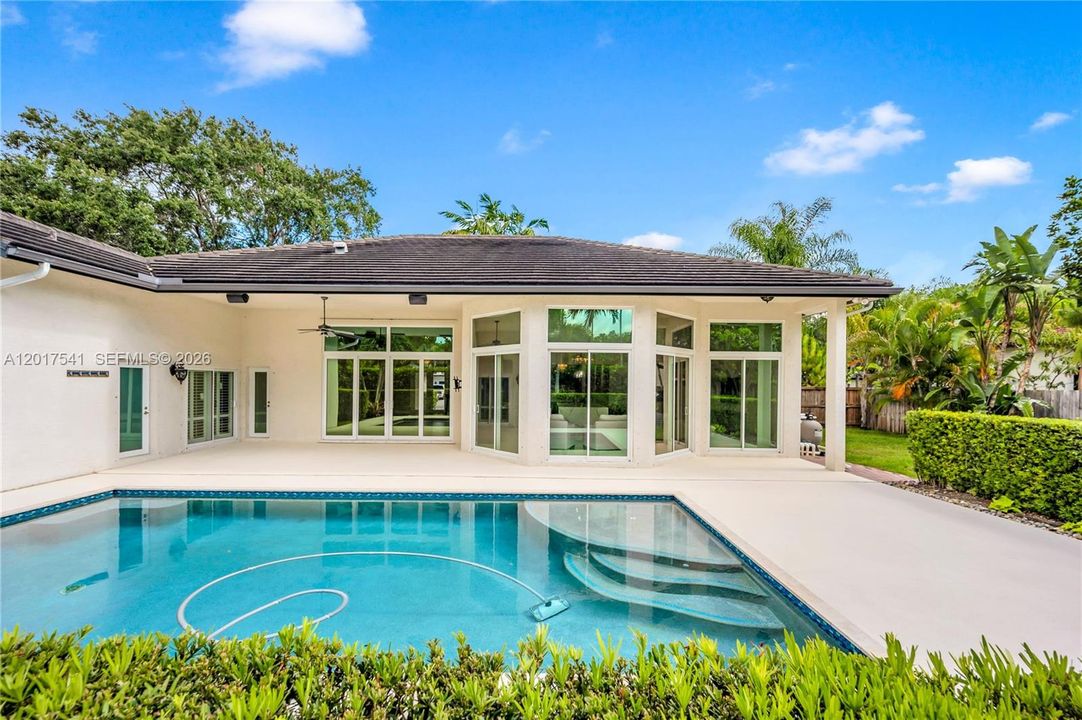 For Sale: $1,200,000 (5 beds, 3 baths, 2935 Square Feet)