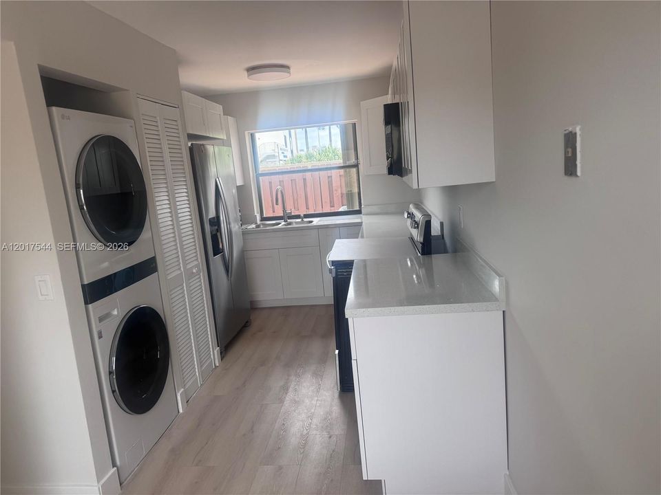 For Rent: $3,125 (3 beds, 2 baths, 1582 Square Feet)