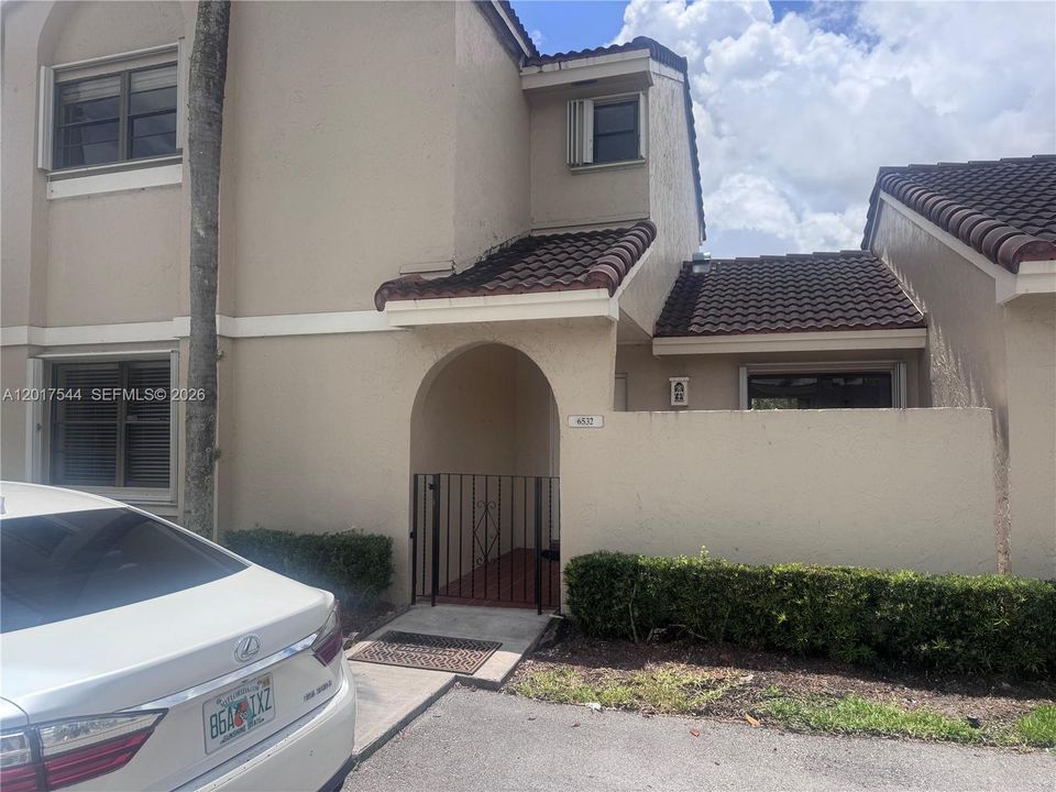 For Rent: $3,125 (3 beds, 2 baths, 1582 Square Feet)