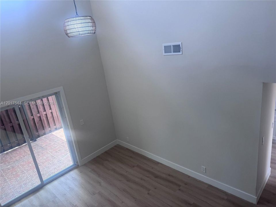 For Rent: $3,125 (3 beds, 2 baths, 1582 Square Feet)