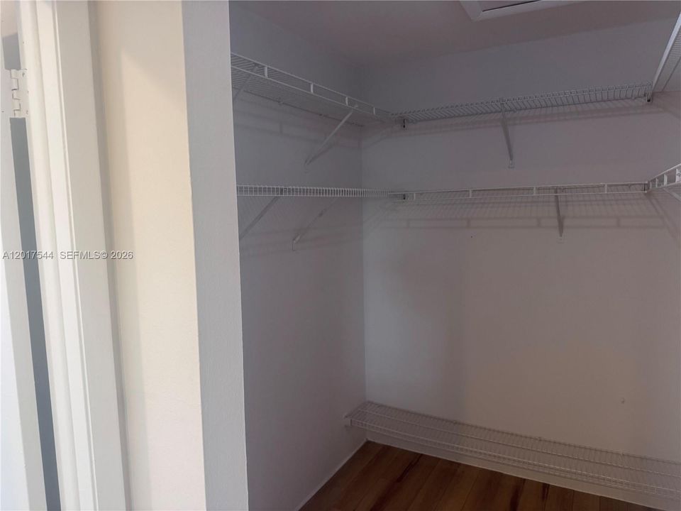 Master walking closet