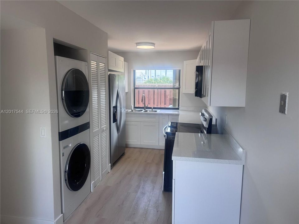 For Rent: $3,125 (3 beds, 2 baths, 1582 Square Feet)