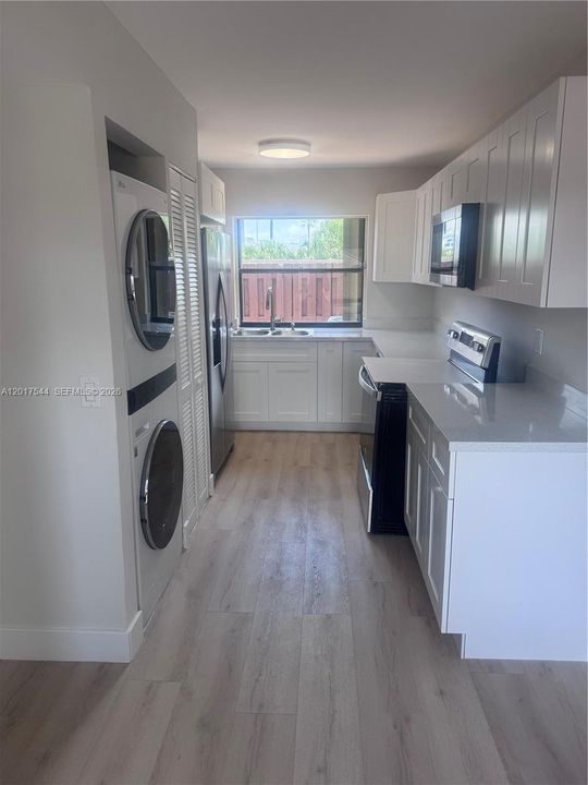 For Rent: $3,125 (3 beds, 2 baths, 1582 Square Feet)