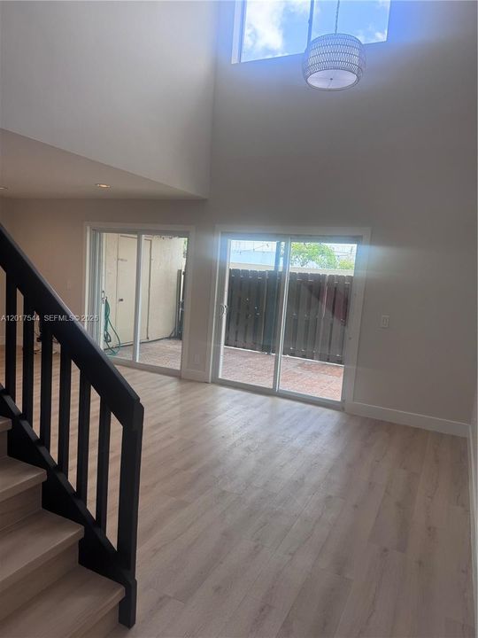 For Rent: $3,125 (3 beds, 2 baths, 1582 Square Feet)