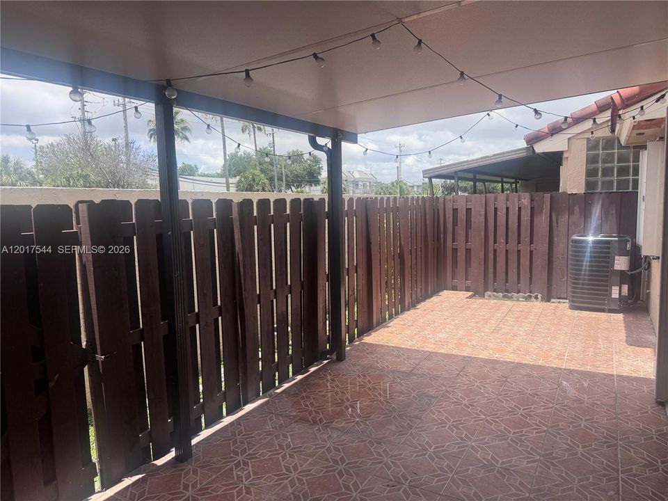For Rent: $3,125 (3 beds, 2 baths, 1582 Square Feet)