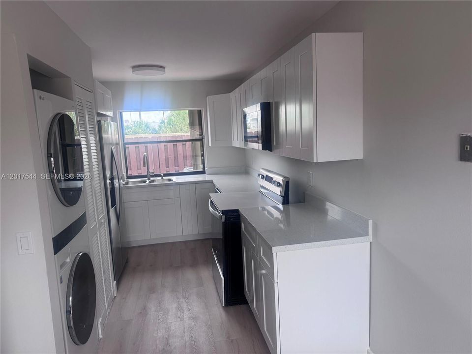 For Rent: $3,125 (3 beds, 2 baths, 1582 Square Feet)
