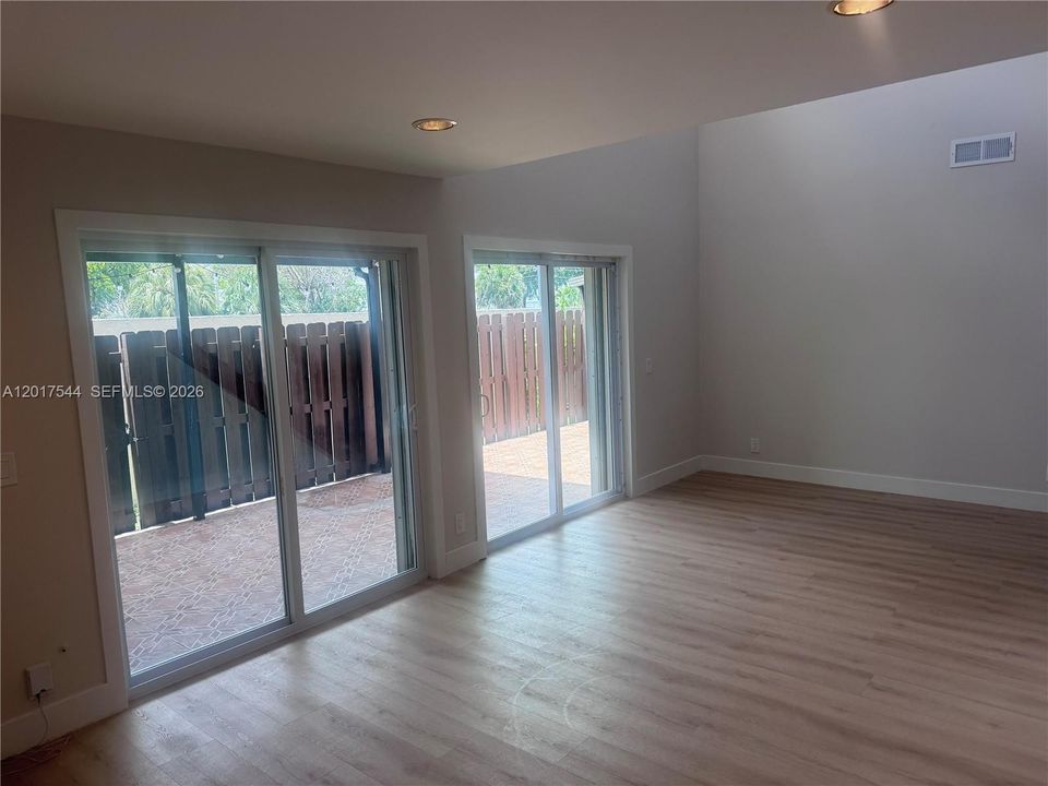 For Rent: $3,125 (3 beds, 2 baths, 1582 Square Feet)