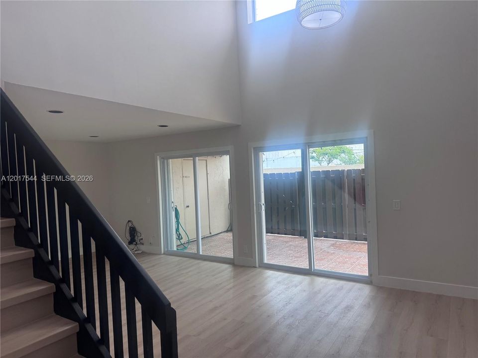 For Rent: $3,125 (3 beds, 2 baths, 1582 Square Feet)
