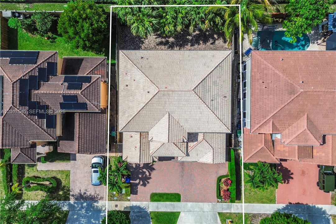 Activo con contrato: $825,000 (4 camas, 3 baños, 2959 Pies cuadrados)