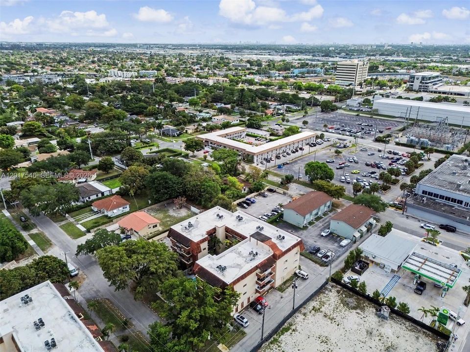 En Venta: $299,000 (2 camas, 2 baños, 838 Pies cuadrados)