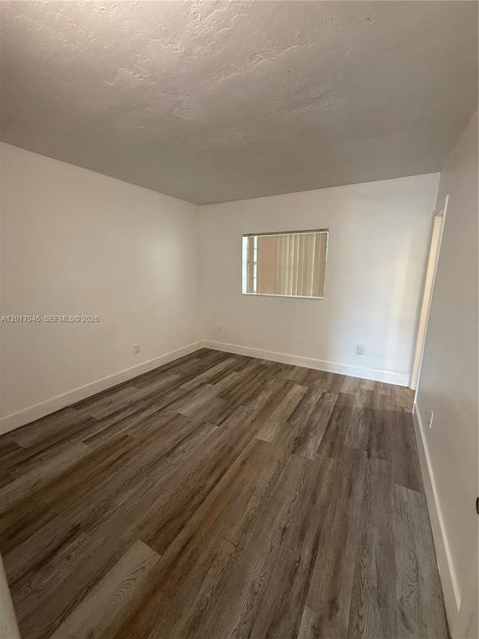 For Sale: $272,000 (2 beds, 2 baths, 838 Square Feet)