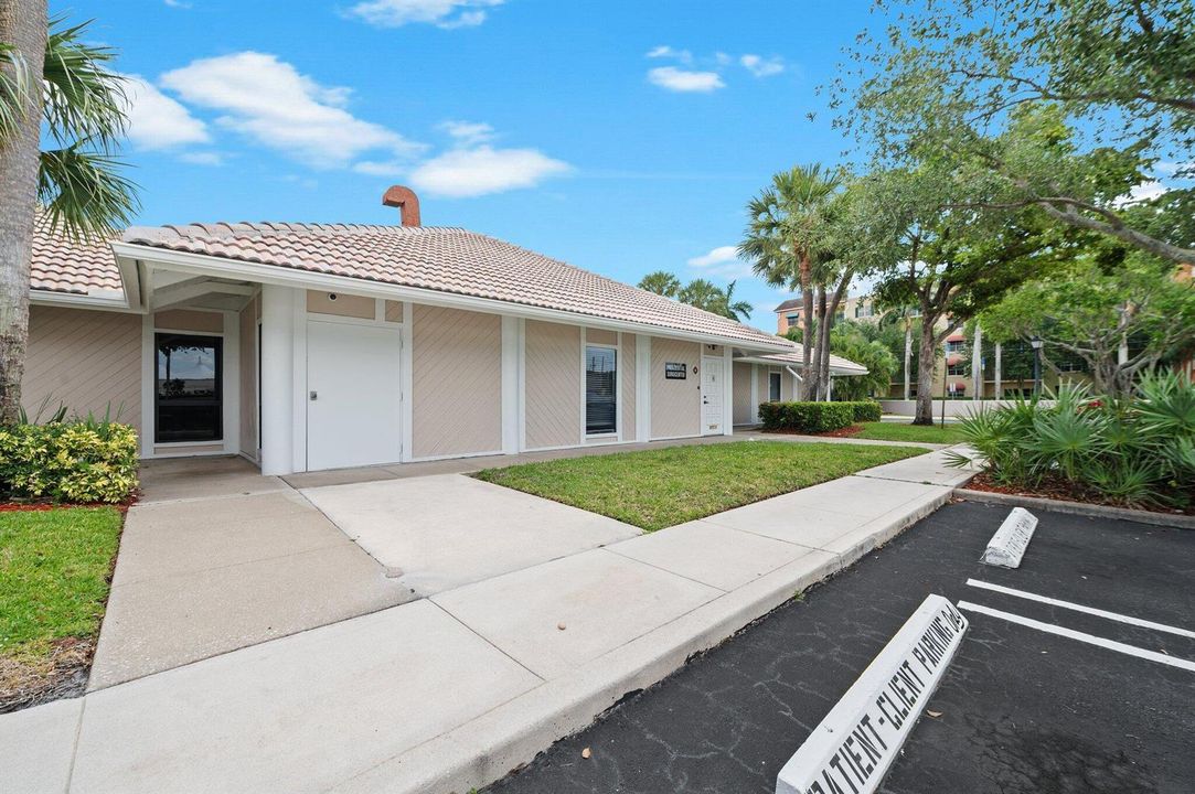36-web-or-mls-1501-presidential-way-9-11