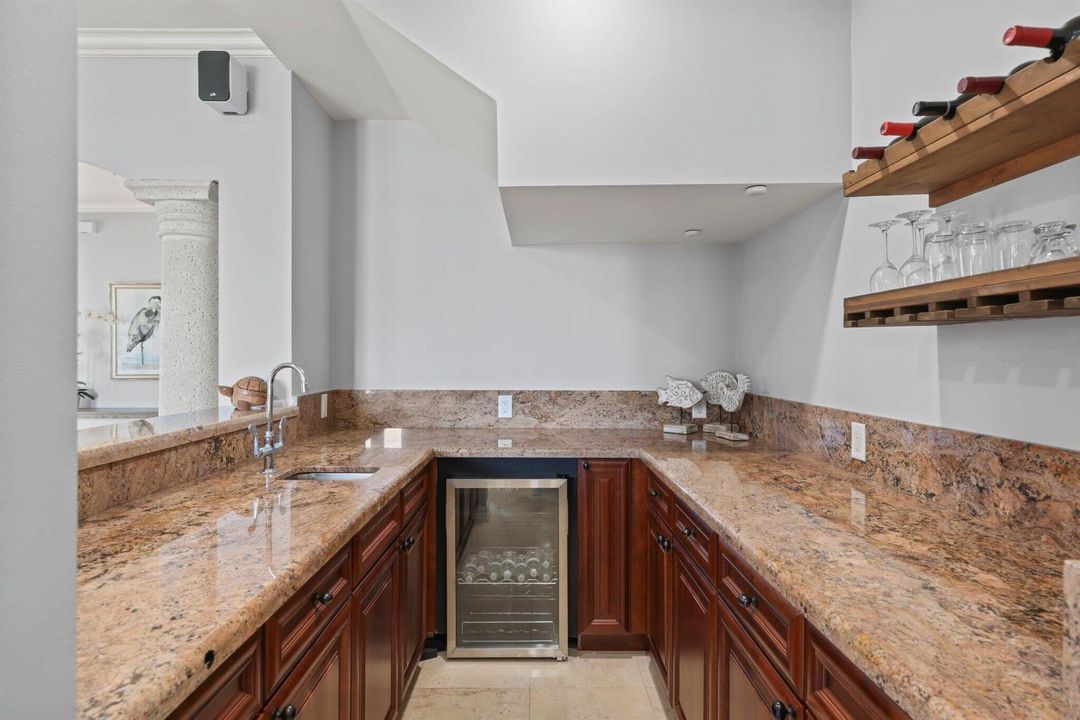 920 Via Villagio - 30.jpg-SMALL