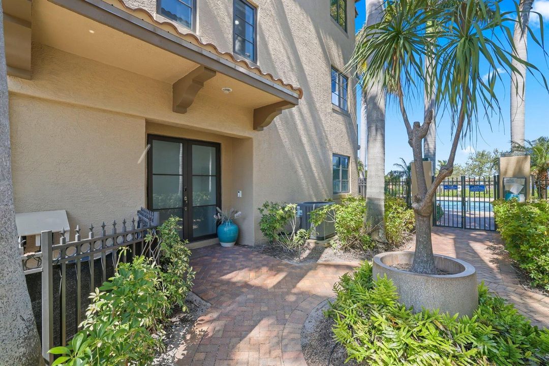 920 Via Villagio - 21.jpg-SMALL