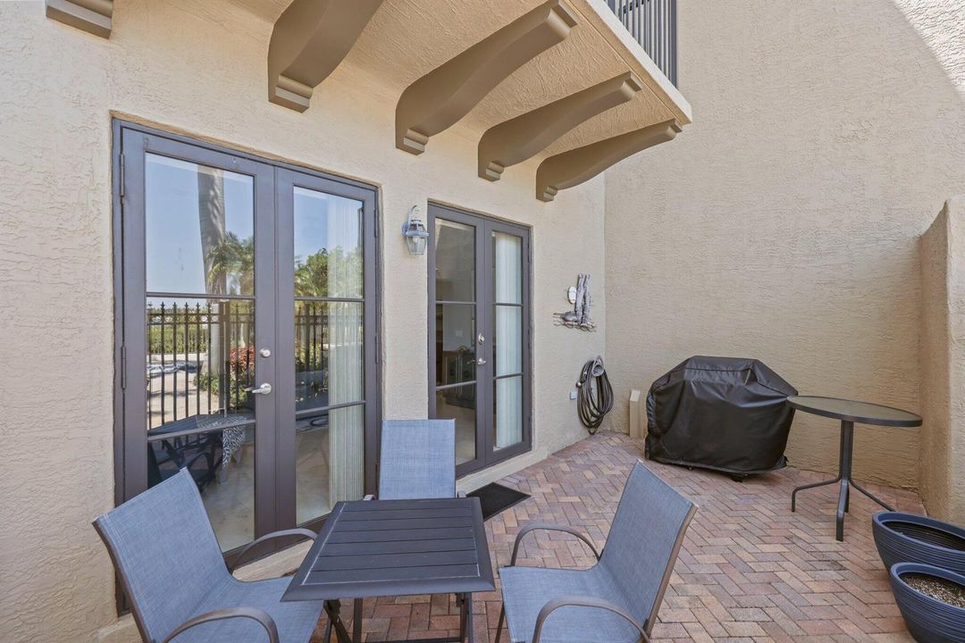 920 Via Villagio - 36.jpg-SMALL