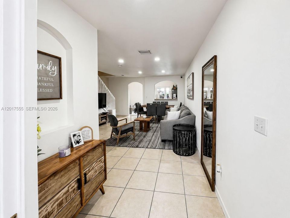 En Venta: $450,000 (3 camas, 2 baños, 1380 Pies cuadrados)