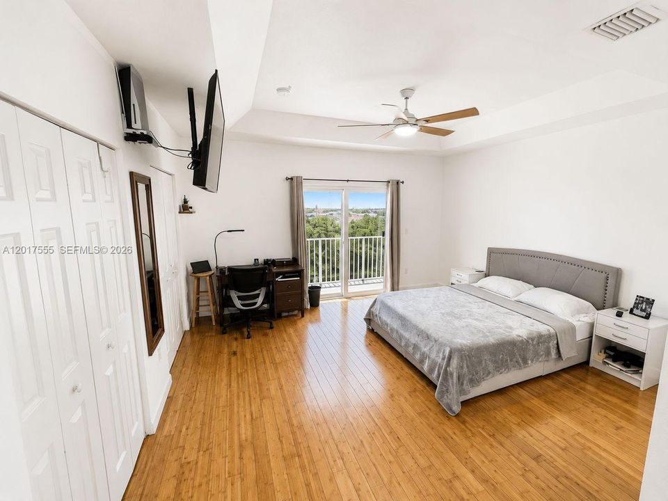 En Venta: $450,000 (3 camas, 2 baños, 1380 Pies cuadrados)