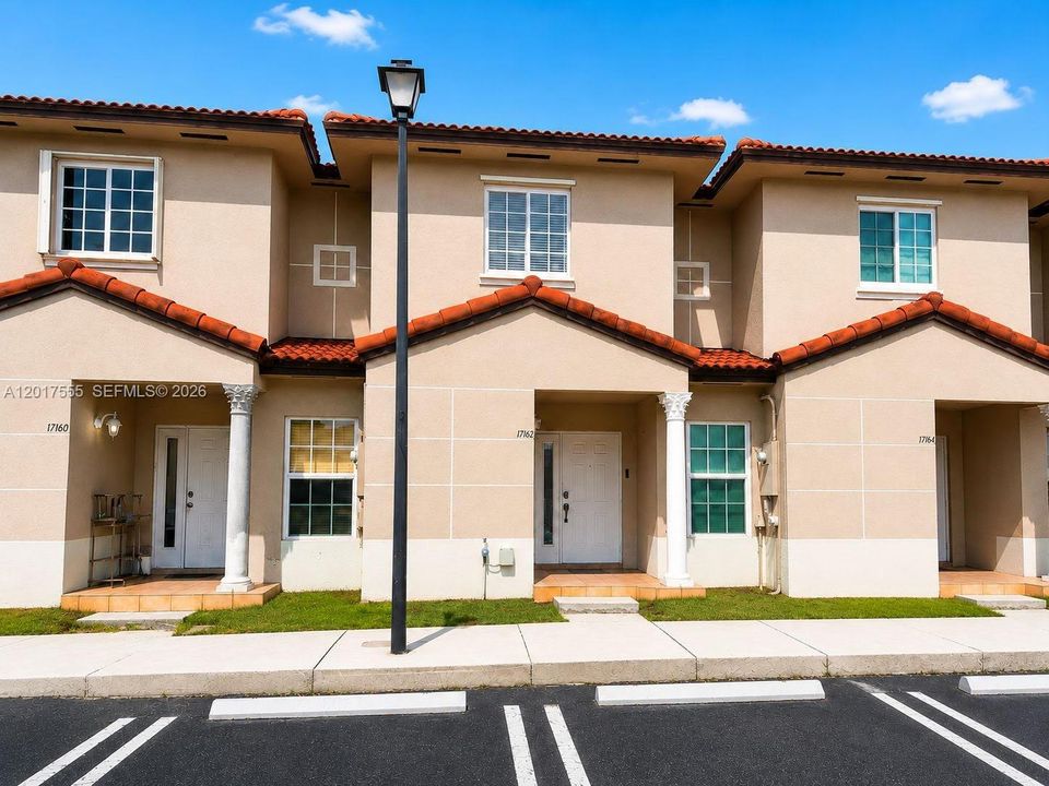 En Venta: $450,000 (3 camas, 2 baños, 1380 Pies cuadrados)