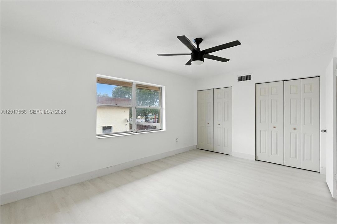 For Sale: $230,000 (2 beds, 1 baths, 1330 Square Feet)