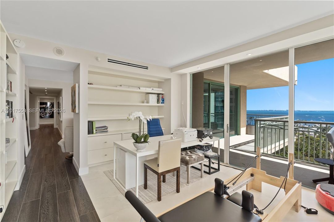 Active With Contract: $3,100,000 (3 beds, 3 baths, 2522 Square Feet)