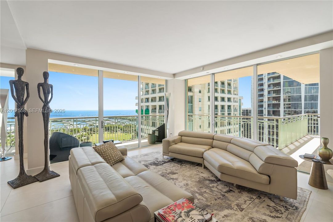 Active With Contract: $3,100,000 (3 beds, 3 baths, 2522 Square Feet)