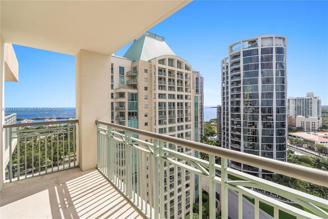 Active With Contract: $3,100,000 (3 beds, 3 baths, 2522 Square Feet)