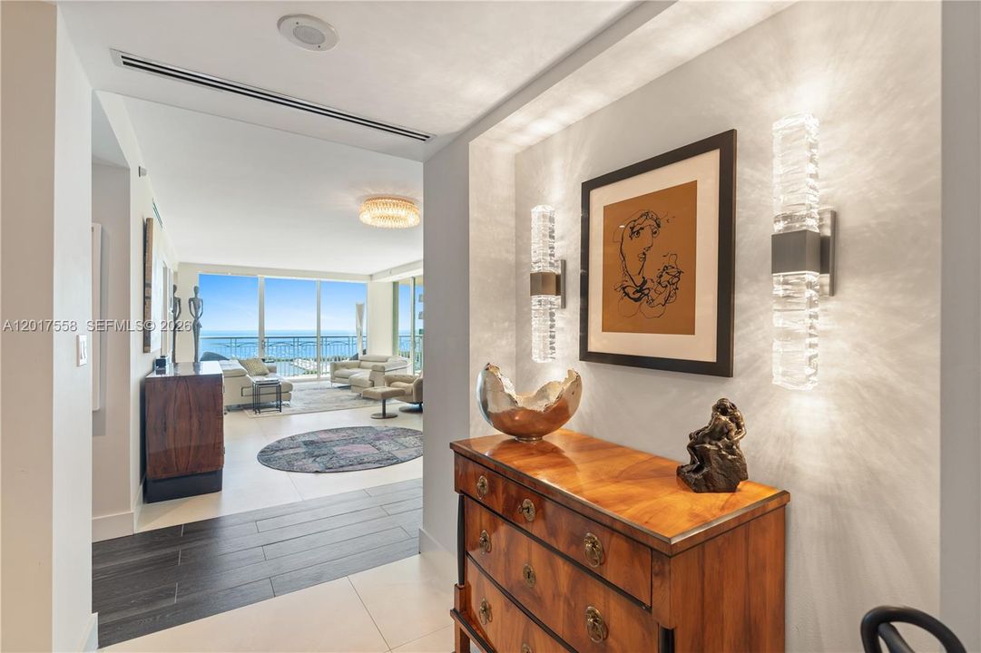 Active With Contract: $3,100,000 (3 beds, 3 baths, 2522 Square Feet)