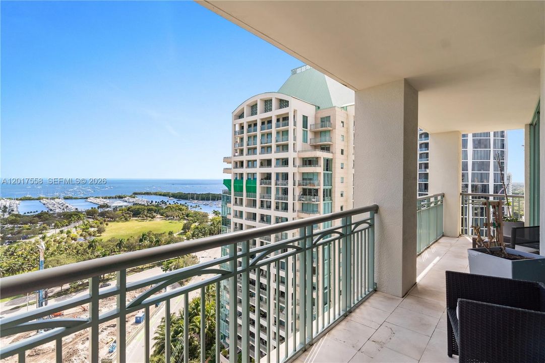 Active With Contract: $3,100,000 (3 beds, 3 baths, 2522 Square Feet)