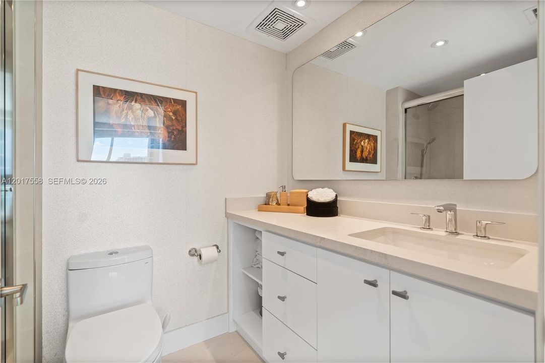 Active With Contract: $3,100,000 (3 beds, 3 baths, 2522 Square Feet)