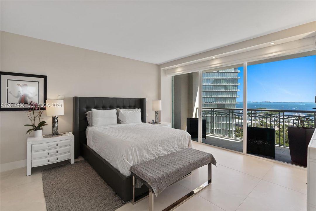 Active With Contract: $3,100,000 (3 beds, 3 baths, 2522 Square Feet)