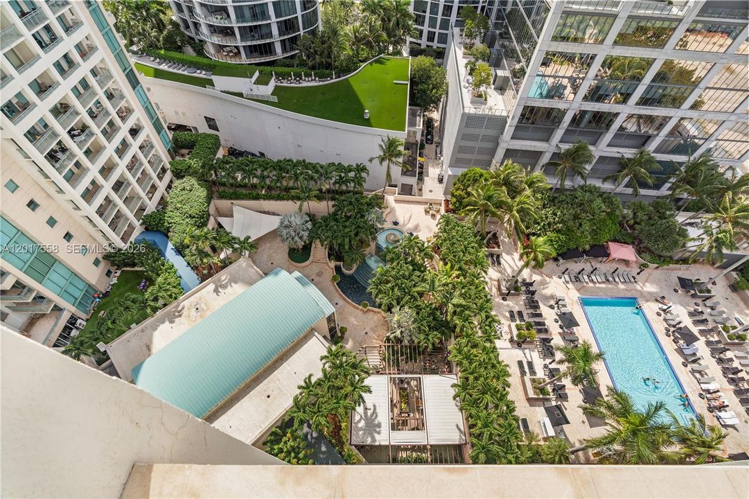 Active With Contract: $3,100,000 (3 beds, 3 baths, 2522 Square Feet)