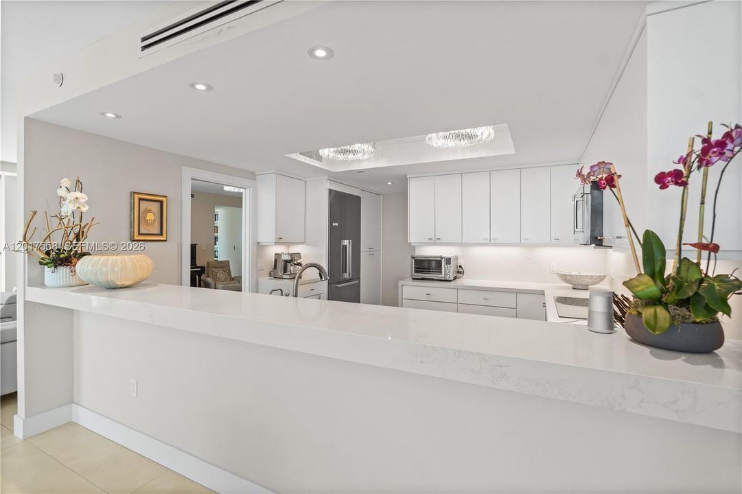 Active With Contract: $3,100,000 (3 beds, 3 baths, 2522 Square Feet)