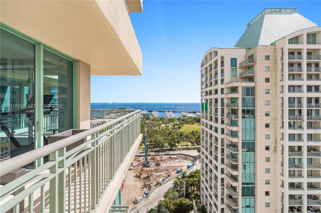 Active With Contract: $3,100,000 (3 beds, 3 baths, 2522 Square Feet)