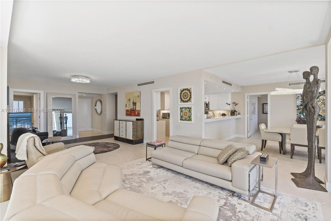 Active With Contract: $3,100,000 (3 beds, 3 baths, 2522 Square Feet)