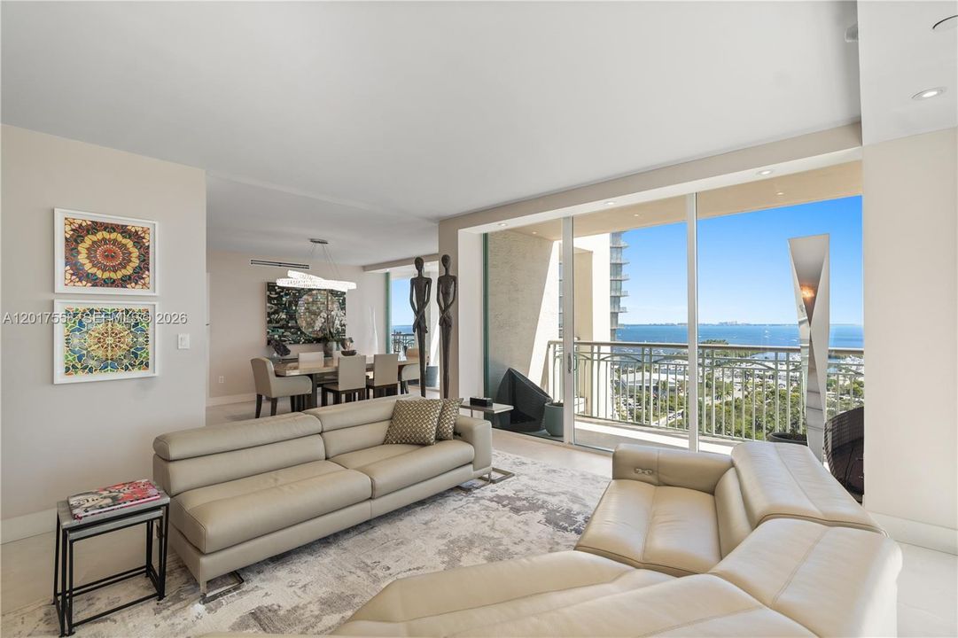 Active With Contract: $3,100,000 (3 beds, 3 baths, 2522 Square Feet)
