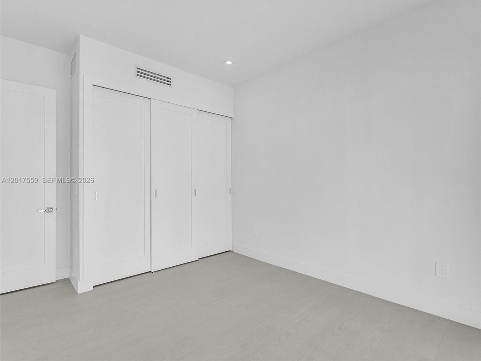 В аренду: $9,000 (3 спален, 2 ванн, 2082 Квадратных фут)